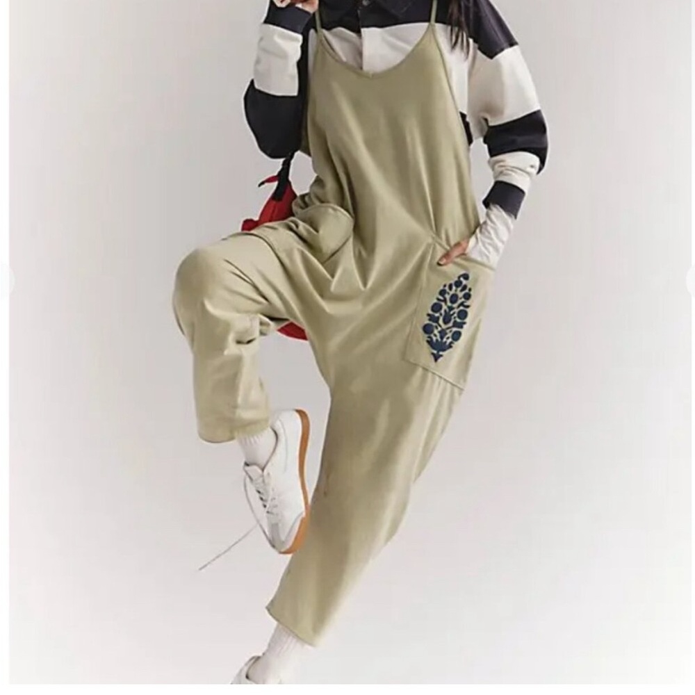 FREE PEOPLE MOVEMENT Hot Shot Logo Onesie sz xs moss combo - Picture 2 of 10
